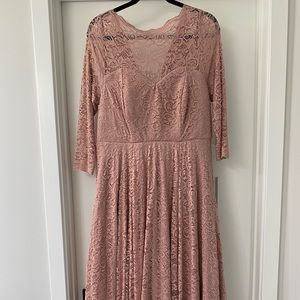 SPECIAL OCCASION LACE MIDI DRESS